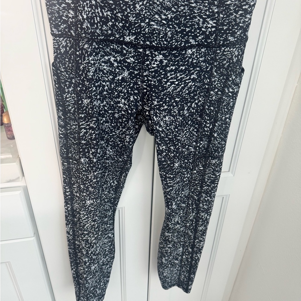 Athleta Ultimate Stash 7/8 Tight